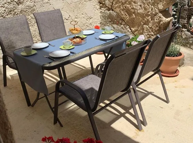 Butterfly Rhodes Old Town House עיר רודוס